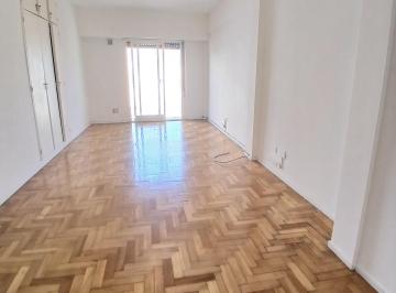 Departamento de 1 ambiente, Monserrat · 1 Ambiente Al Frente con Balcon