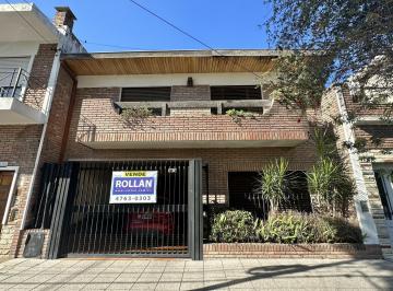 Casa · 167m² · 6 Ambientes · 2 Cocheras · Chalet 6 Amb en Lote Propio! Venta Carapachay Vte. Lopez