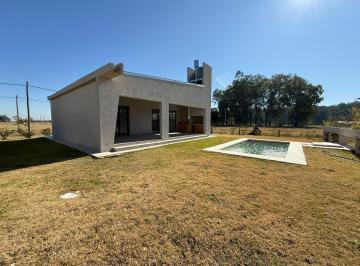 Casa · 73m² · 3 Ambientes · 2 Cocheras · Casa en Barrio Privado Quiloazas