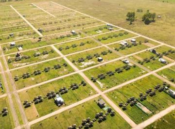 Terreno · 600m² · Dos Terrenos Barrio Cerrado Don Luis Gral. Rodriguez