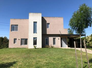 Casa · 170m² · 4 Ambientes · 1 Cochera · Casa en Venta en San Francisco, Villanueva, Tigre