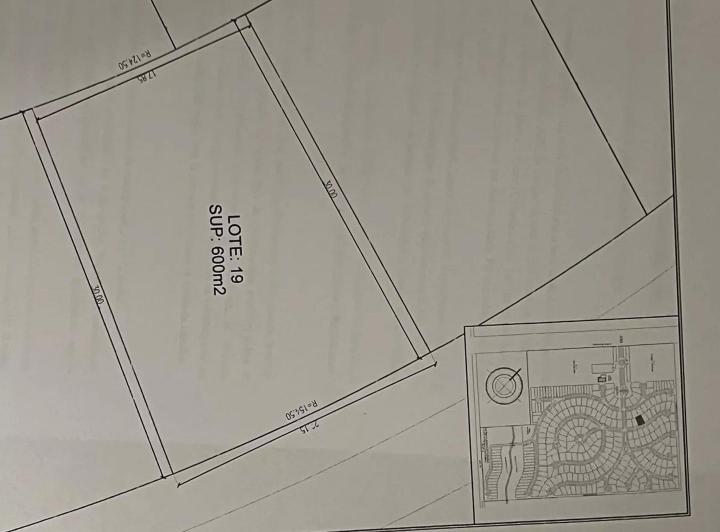 Terreno · 600m²