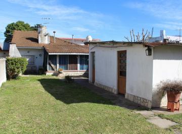 Casa · 120m² · 4 Ambientes · 1 Cochera · Casa de 4 Ambientes en Venta en Jose Marmol con Cochera y Fondo