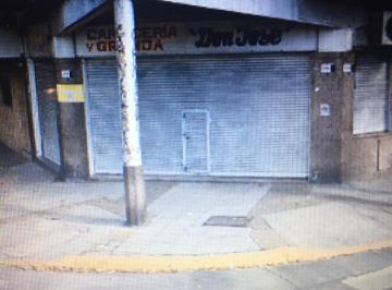 Local comercial · 33m² · Local en Velez Sarsfield Esquina Bien Ubicado