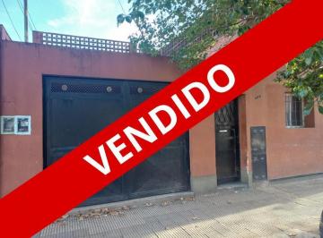 PH · 52m² · 2 Ambientes · 1 Cochera · PH Tipo Casa Al Frente de 230 m - Eeuu 500 - Villa Martelli - Vende