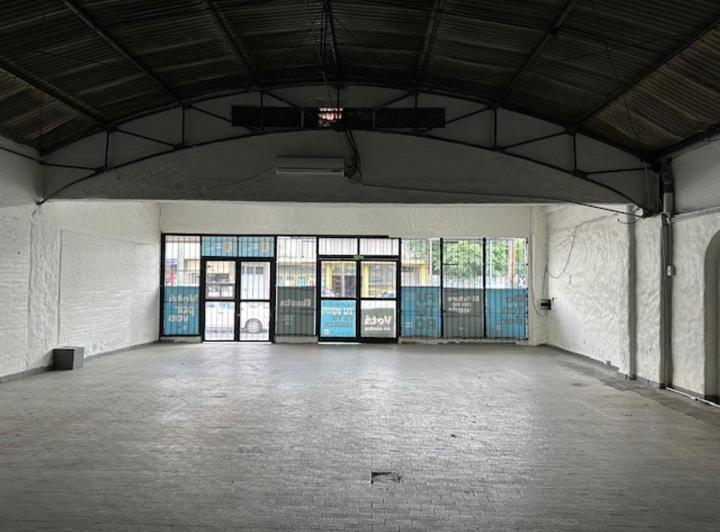 Local comercial · 240m² · 1 Ambiente