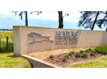 Terreno · 1003m² · Excelente Lote de Esquina en Venta en Haras de Funes
