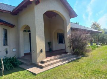 Quinta vacacional · 260m² · 4 Ambientes · 2 Cocheras · Excelente Casa Quinta a La Venta en Mercedes - Apta Credito