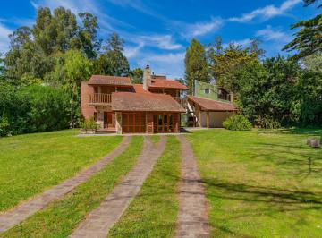 Casa · 280m² · 5 Ambientes · Chalet en Excelente Entorno del Bosque Peralta Ramos.