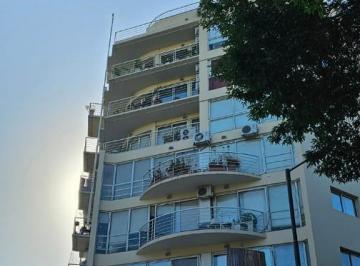 Departamento · 60m² · 3 Ambientes · 1 Cochera · Hermoso 3 Ambientes Al Frente con Balcon y Cochera