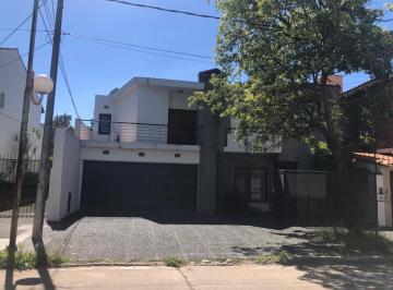 Casa de 5 ambientes, Morón · Casa 5 Amb. - Echeverria Al 400 - Zona Ward - Villa Sarmiento