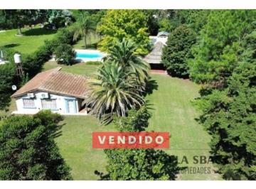 Quinta vacacional · 140m² · 4 Ambientes · 1 Cochera · Quinta en Venta en El Remanso. Apto Credito!