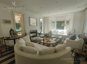 Casa · 235m² · 5 Ambientes · 2 Cocheras · Oportunidad - Nuevo Ingreso! Valeria Lopez Propiedades