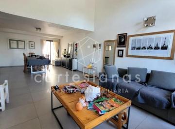 Casa · 180m² · 5 Ambientes · 2 Cocheras · Apto Credito 3 Dorm C/ Pileta! a m de Recta Martinolli