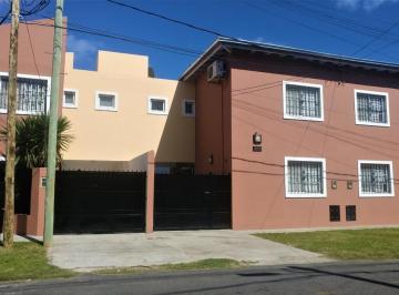 Casa · 76m² · 3 Ambientes · 1 Cochera · Casa en Venta - 2 Dorm. 2 Baños - Cochera - 100 m² - Berazategui Oeste