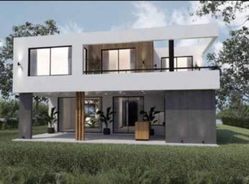 Casa · 295m² · 7 Ambientes · Gran Casa en Construccion Al Golf - San Eliseo