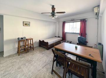 Departamento de 3 ambientes, Balvanera · Alquiler de Departamento Semi Amoblado de 49 m² con 2 Dorm. en Balvanera.