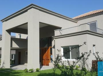Casa · 352m² · 4 Ambientes · 2 Cocheras · Venta Casa Bs As Golf Country