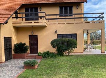 Casa · 200m² · 5 Ambientes · 2 Cocheras · Casa - Pilar