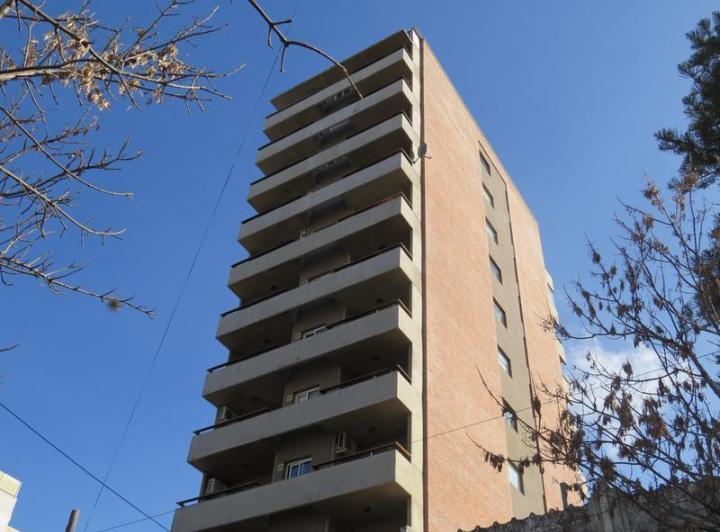 Desarrollo vertical · Alsina y Mendoza