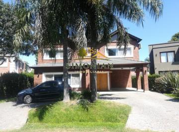Casa de 7 ambientes, Moreno · Excepcional Chalet - Venta - 3 Dorm. - 3 Baños - Piscina - Cochera.