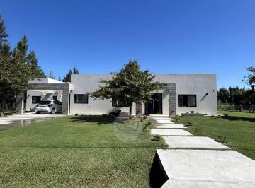 ESV-ESV-1006_2 · Venta Casa a Estrenar Fincas de San Vicente Golf con Piscina