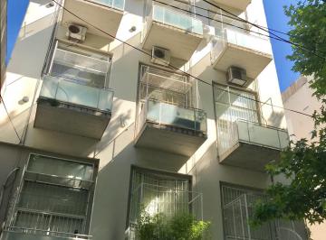 Departamento de 1 ambiente, Vicente López · Olivos: 1 Ambiente con Balcón y Cochera Apto Profesional. Muy Luminoso