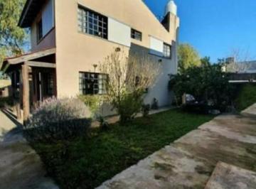 Casa · 95m² · 4 Ambientes · Casa en Venta - 3 Dorm. 2 Baños - 95 m² - Mar del Plata