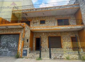 Casa · 300m² · 3 Ambientes · 1 Cochera · Casa en Venta Sobre 3 Terrenos