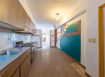Casa · 238m² · 12 Ambientes · 1 Cochera · 2 Casas en Venta en Barrio Tiro Suizo
