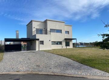 Casa · 226m² · 4 Ambientes · 2 Cocheras · Casa - El Canton - Islas