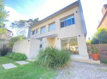Casa de 5 ambientes, Ituzaingó · Excelente Casa Minimalista en Barrio Cerrado Dentro de Parque Leloir