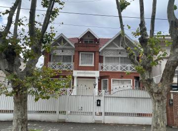 Casa de 5 ambientes, San Isidro · Casa en Alquiler en Martinez Cerca Colegio Lincoln