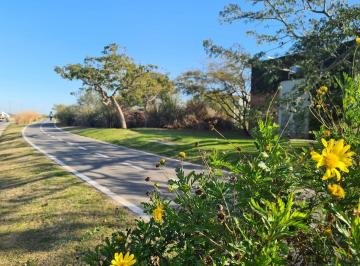LHP-LHP-2388_2 · Lote Perimetral en Venta en La Reserva - Nativas Puertos