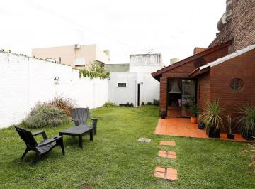Casa · 120m² · 3 Ambientes · Casa en Lanús - 3 o 4 Ambientes - Amplio Fondo con Quincho