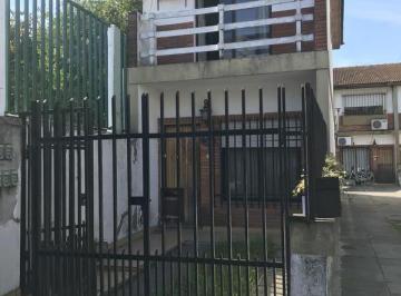 PH · 63m² · 3 Ambientes · 1 Cochera · P. H Venta en Ramos Mejia Sur