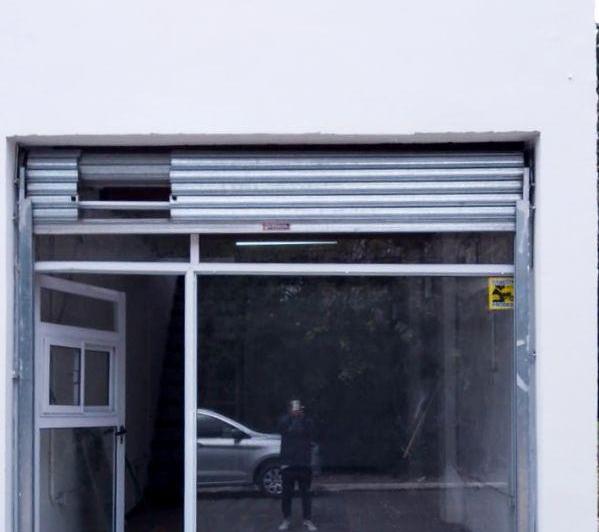 Local comercial · 241m²