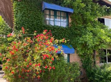 Departamento · 60m² · 3 Ambientes · 1 Cochera · Venta de Excelente Duplex en Ostende - Oportunidad
