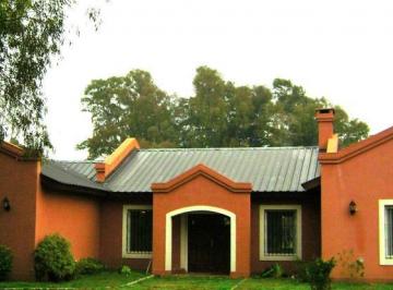 Casa · 230m² · 5 Ambientes · 1 Cochera · Casa en Venta Ubicado en El Solar de Capilla, Exaltación de La Cruz, G. B. a. Zona Norte