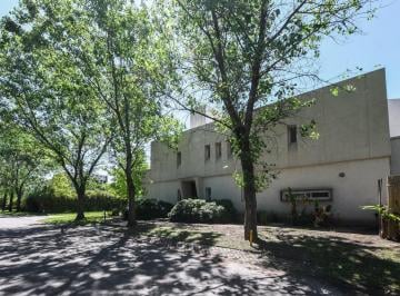 Casa · 293m² · 7 Ambientes · 2 Cocheras · Casa en Barrio Privado Los Pasos 1 - Fisherton - 4 Dorm. - Quincho - Pileta