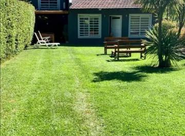 Casa · 130m² · 5 Ambientes · 1 Cochera · Casa en Villa Parque Sicardi