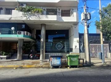 Local comercial · 878m² · 8 Ambientes · 2 Cocheras · Local - Alberdi