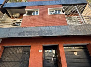 PH de 3 ambientes, Lanús · En Venta Duplex 3 Amb Al Fte C/ Cochera, 2 Baños, 3 Balcones y Terraza en Lanus