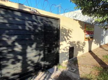 Casa · 90m² · 3 Ambientes · 3 Cocheras · Casa Solida de 3 Ambientes Sobre Lote Propio con Cochera Pasante