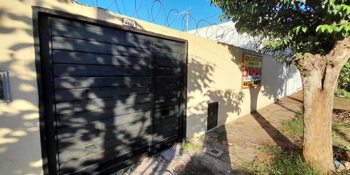 Casa Solida de 3 Ambientes Sobre Lote Propio con Cochera Pasante