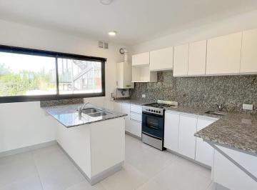 Foto · Dpto 2 Dorm Vista Al Golf Jockey Club en Residencias Capri Zona Sur, 1 Cochera y Seguridad 24hs. Ace