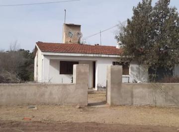 Casa · 125m² · 4 Ambientes · 1 Cochera · Se Vende Casa! Excelente Vista a Las Sierras