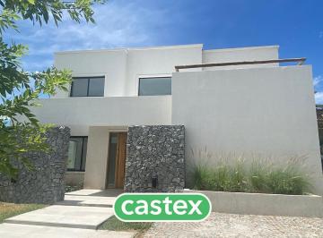 Casa · 200m² · 5 Ambientes · 1 Cochera · Espectacular Casa en Venta en El Naudir