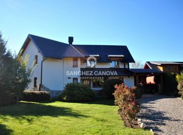 Casa · 181m² · 4 Ambientes · 1 Cochera · Casa Chalet en Venta Ubicado en Costa del Sol, Bariloche, Patagonia