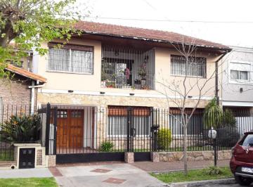 Casa · 200m² · 5 Ambientes · 3 Cocheras · Casa en Venta en Canale Adrogue